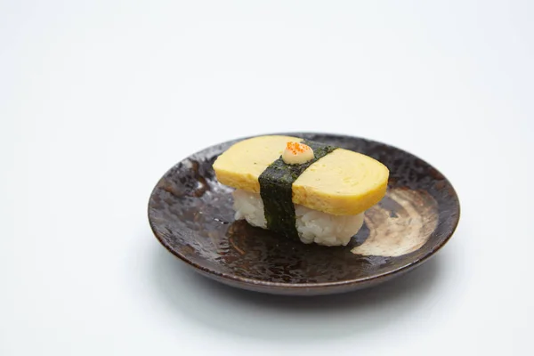 Tamako Sushi Isoliert Auf Weißem Hintergrund — Stockfoto