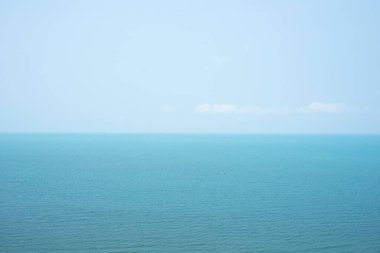 Güzel mavi deniz ve gökyüzü