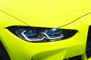 Bangkok, Tayland - 28 Mart 2021: Bangkok, Tayland 'da yeni BMW 3 serisi farlara 28 Mart 2021' de yakın çekim.