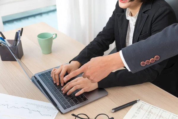 Close Man Hand Pointing Finger Computer While Woman Working Typing — Stockfoto