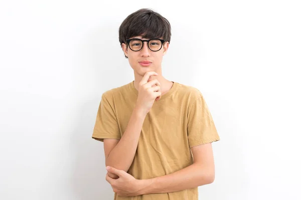 Bonito Teen Menino Com Óculos Casual Marrom Shirt Isolado Branco — Fotografia de Stock