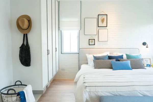 Interior Modern Bedroom Bed — Stock Photo, Image