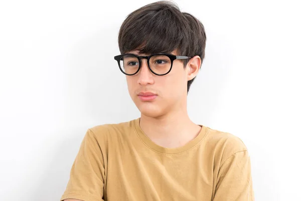 Bonito Teen Menino Com Óculos Casual Marrom Shirt Isolado Branco — Fotografia de Stock
