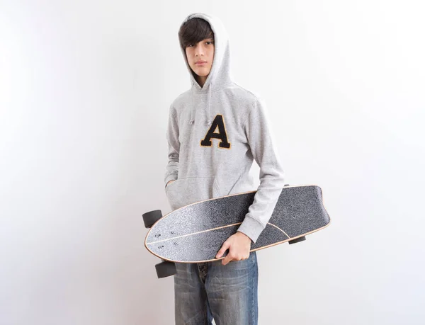 Hezký Dospívající Chlapec Skateboard Bílém Pozadí — Stock fotografie