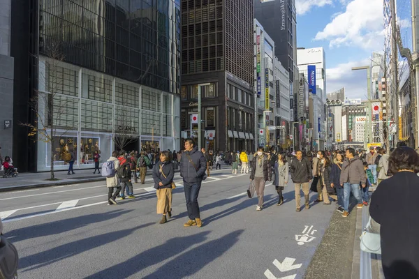 Tokio Japón Enero 2020 Personas Identificadas Caminando Relajándose Calle Ginza —  Fotos de Stock
