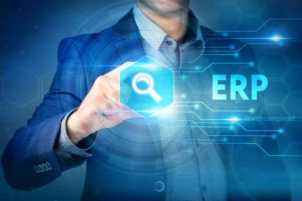 Internet, technologie bedrijfsconcept. Zakenman kiest voor Erp-b — Stockfoto