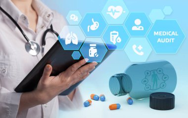 Sağlık hizmetlerinde modern teknoloji, tıbbi teşhis. Sanal ekranda MEDICAL AUDIT yazıtları.