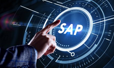 Sanal ekran veri merkezinde SAP Sistem Yazılım Otomasyonu kavramı. İş, modern teknoloji, İnternet ve ağ kurma kavramı.