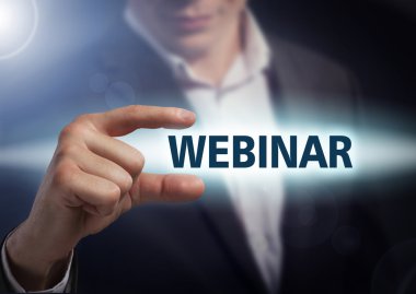 İşadamı düğmesini webinar sanal ekranlarda basar. İş,