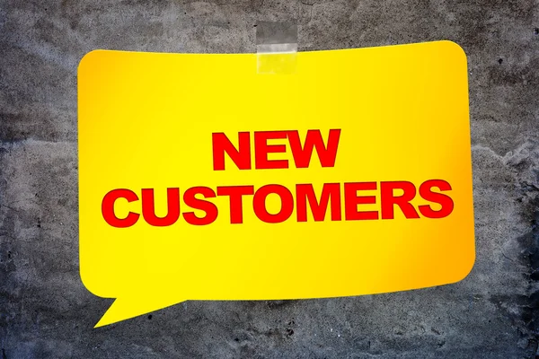 "Nuevos clientes "en el fondo textural bandera amarilla. Diseño — Foto de Stock