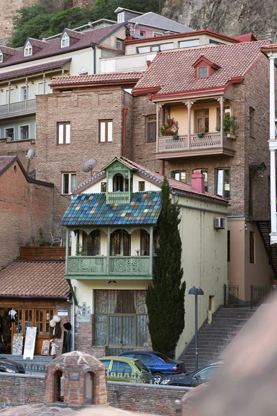 Architektura na starym mieście w tbilisi — Zdjęcie stockowe