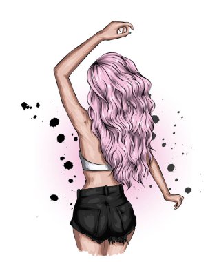 Şık giyinmiş güzel bir kız..