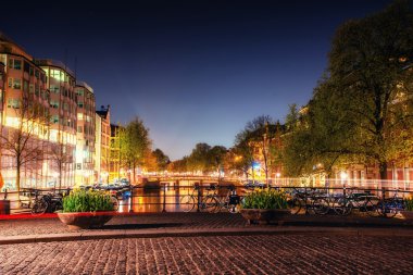 Binaları ve sokakları Amsterdam, Hollanda.