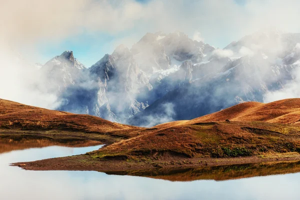 Det pittoreska landskapet i bergen. Övre Svanetien — Stockfoto