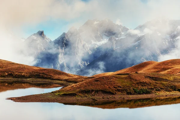 The picturesque landscape in the mountains. Upper Svaneti — Stock Photo, Image