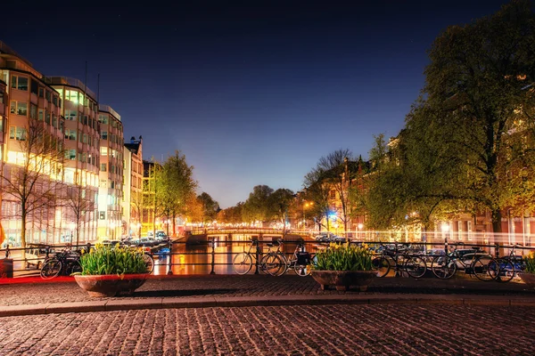 건물 및 거리 암스테르담, 네덜란드. — 스톡 사진