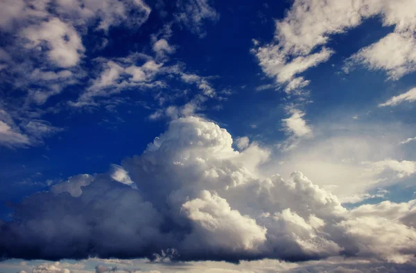 Летний Пейзаж Красивые Кучевые Облака — стоковое фото