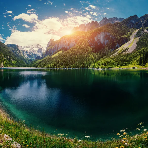 Mountain lake between by mountains — Stock Photo, Image