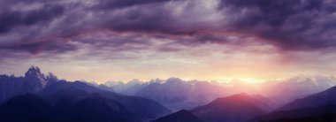 Kalın sis Dağı geçidinde Goulet. Georgia, Svaneti. Europe.