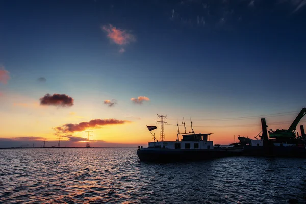 Barco Lago Atardecer —  Fotos de Stock