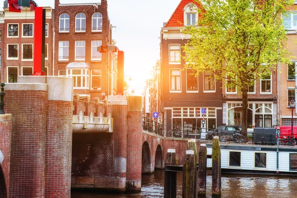Όμορφη ήσυχη σκηνή της πόλης του Άμστερνταμ. — Φωτογραφία Αρχείου
