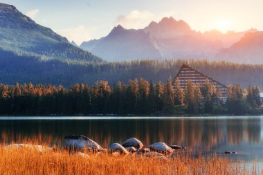 Fantastik Shtrbske Pleso yüksek Tatras. Slovakya, Europe.