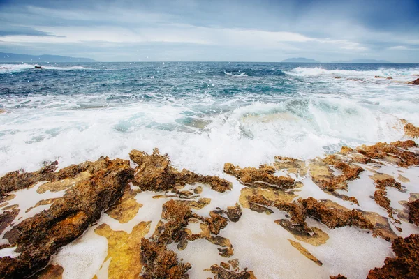 Fantásticas Vistas Mar Con Cielo Azul Escena Dramática Pintoresca Isla —  Fotos de Stock