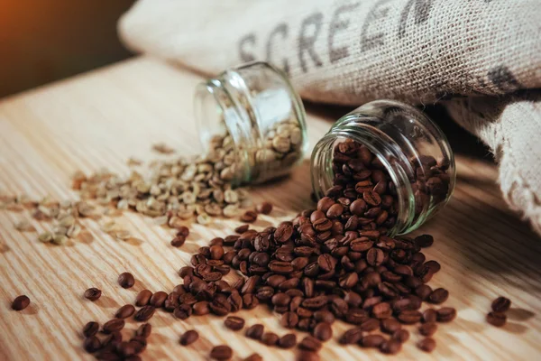 Kaas Sperziebonen Koffie Tas Gemaakt Van Jute Een Houten Ondergrond — Stockfoto