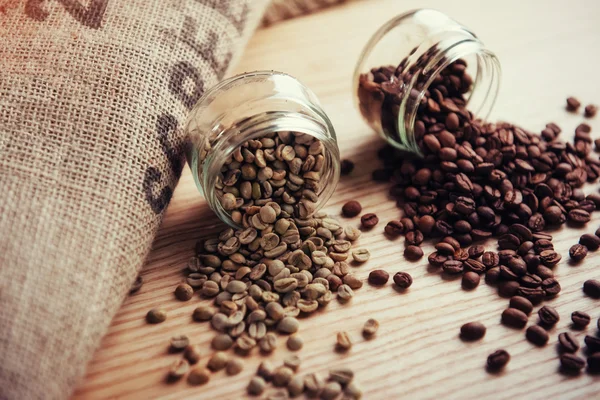 Kaas Sperziebonen Koffie Tas Gemaakt Van Jute Een Houten Ondergrond — Stockfoto