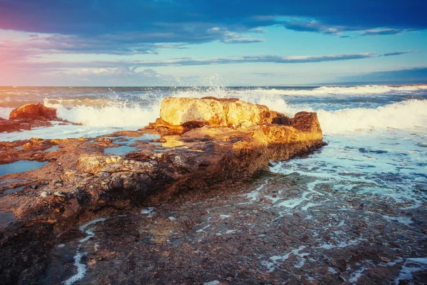Doğanın Muhteşem Manzarası Monte Cofano Saklıdır Dramatik Sahne Deniz Üzerinde — Stok fotoğraf
