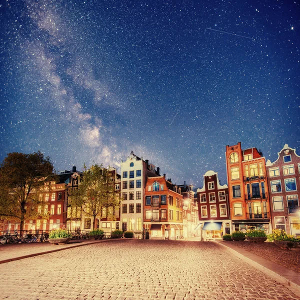 阿姆斯特丹市美丽平静夜景 — 图库照片