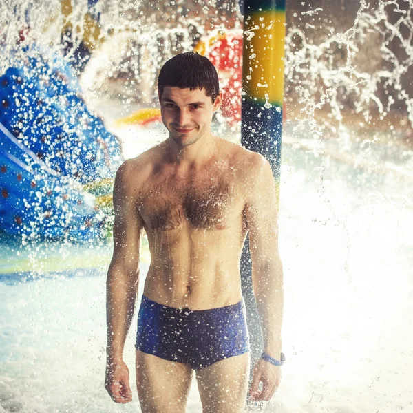 수영장에 있는 남자 — 스톡 사진
