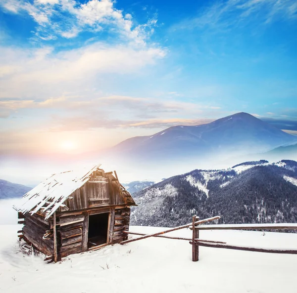Montanhas no inverno — Fotografia de Stock