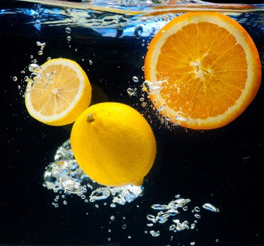Limon ve portakal suyu