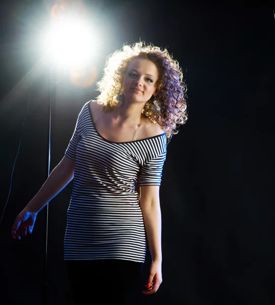 Woman dancing — Stock Photo, Image