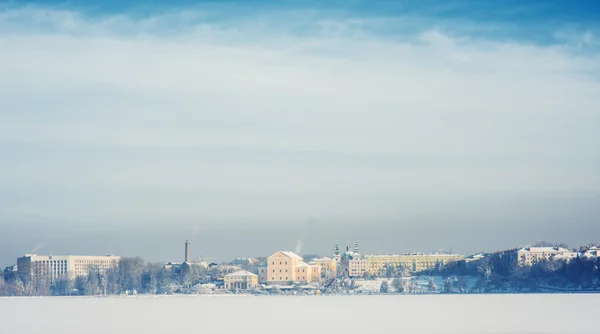 Miasto nad jeziorem — Zdjęcie stockowe