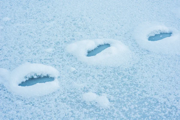 Voetafdrukken in sneeuw — Stockfoto