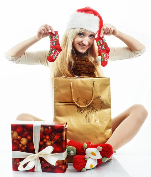 Ragazza con un regalo di Natale — Foto Stock