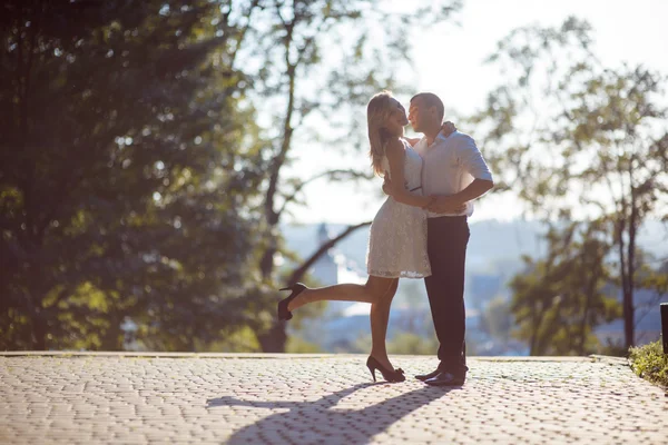 Pareja joven — Foto de Stock