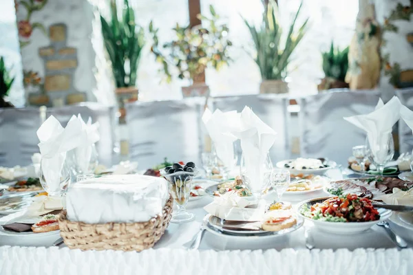 Wedding interior with table and chairs — Stock Photo, Image