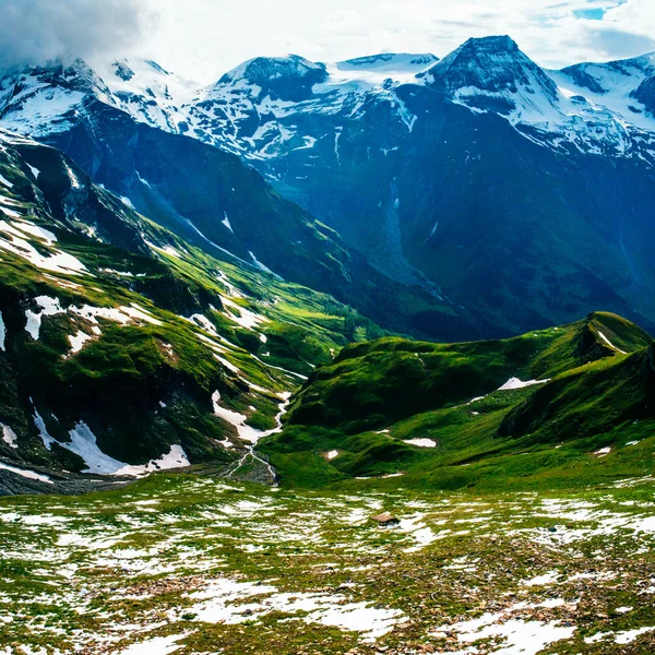 Belas vistas das montanhas nos Alpes — Fotografia de Stock