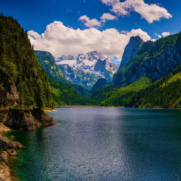 lake between mountains 