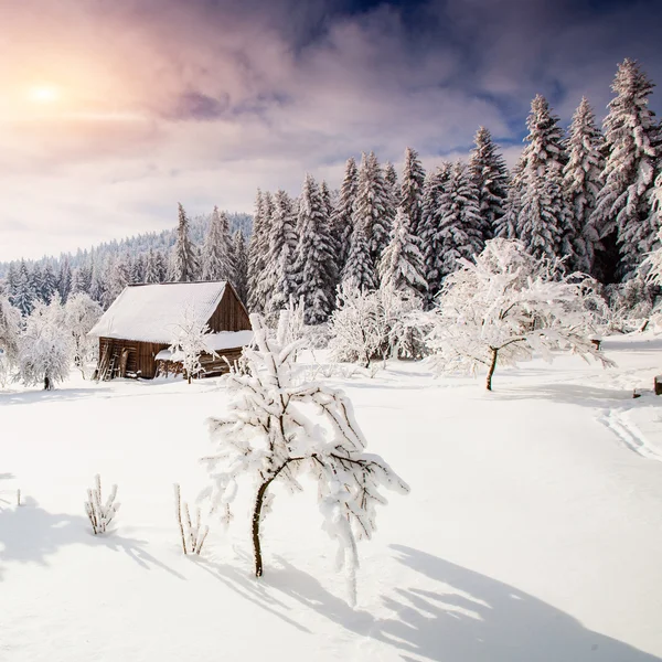 Bella casa in legno — Foto Stock