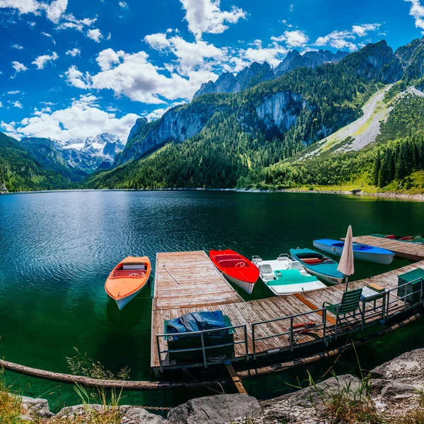 Boat at the pier — Stock Photo, Image