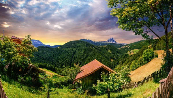 House in the mountain — Stock Photo, Image