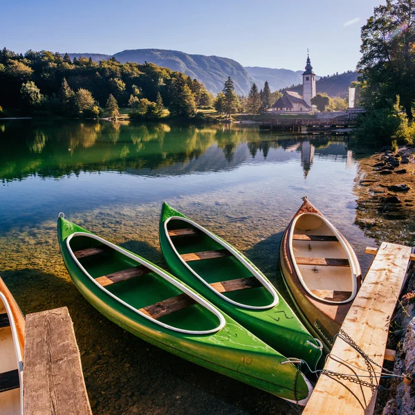 Bateaux de plaisance au lac — Photo