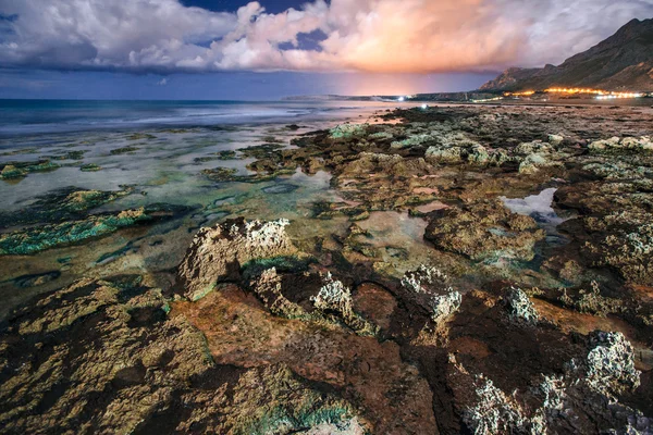 Sea coast at sunset — Stock Photo, Image