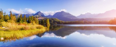 Göl strbske pleso yüksek tatras dağ, Slovakya, Avrupa