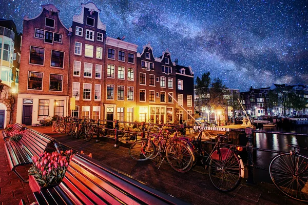 阿姆斯特丹市美丽平静夜景. — 图库照片