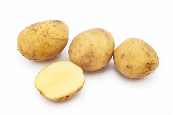 Jakości ziemniaków przestrzeni. Ziemniaki na białym tle — Zdjęcie stockowe